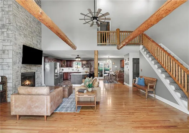 Photo 3 of Single family home for sale at 611 N Winnebago Dr, Lake Winnebago, MO 64034 | MLS# 2640210 | Listing updated on 2026-09-18