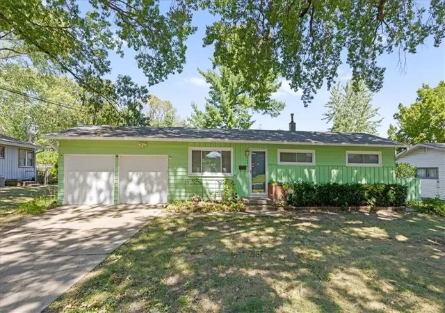 Photo 1 of Single family home for sale at 6404 W 76 Street, Overland Park, KS 66204 | MLS# 2640221 | Listing updated on 2026-09-05