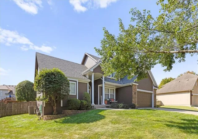 Photo 3 of Sale Pending at 7725 Breckenridge Ave, Kansas City, MO 64139 | MLS# 2640223 | Listing updated on 2026-09-07