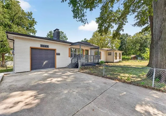 Photo 1 of Sale Pending at 3649 S Park Ave, Independence, MO 64052 | MLS# 2640224 | Listing updated on 2026-09-06