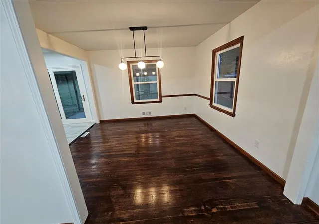 Photo 3 of Single family home for sale at 321 E 106th Terrace, Kansas City, MO 64114 | MLS# 2640226 | Listing updated on 2026-10-20
