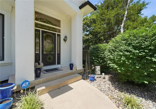 Photo 3 of Single family home for sale at 10340 S Hollis Ln, Olathe, KS 66061 | MLS# 2640229 | Listing updated on 2026-10-02