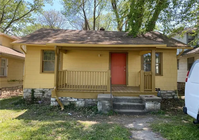 Photo 1 of Single family home for sale at 2209 E 59th Street, Kansas City, MO 64130 | MLS# 2640231 | Listing updated on 2026-09-08