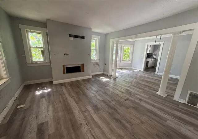 Photo 2 of Sale Pending at 10033 E Wilson Rd, Independence, MO 64053 | MLS# 2640234 | Listing updated on 2026-09-15