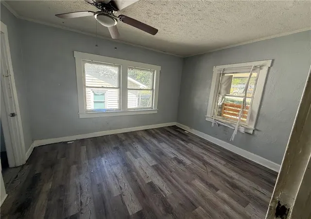 Photo 3 of Sale Pending at 10033 E Wilson Rd, Independence, MO 64053 | MLS# 2640234 | Listing updated on 2026-09-15