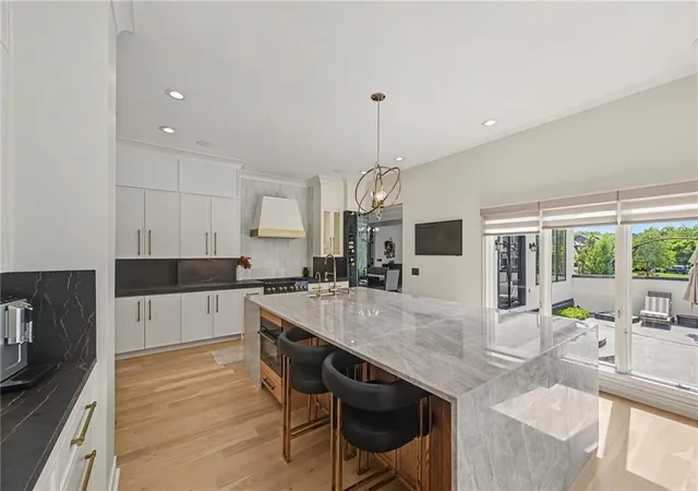 Photo 3 of Sale Pending at 5346 W 123rd Street, Leawood, KS 66209 | MLS# 2640241 | Listing updated on 2026-09-29