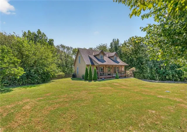 Photo 3 of Sale Pending at 14721 Quail Run Ln, Smithville, MO 64089 | MLS# 2640242 | Listing updated on 2026-09-06