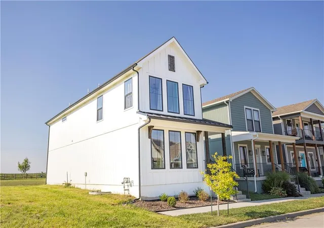Photo 2 of Single family home for sale at 23509 E 11th Terrace S, Independence, MO 64056 | MLS# 2640249 | Listing updated on 2026-09-04