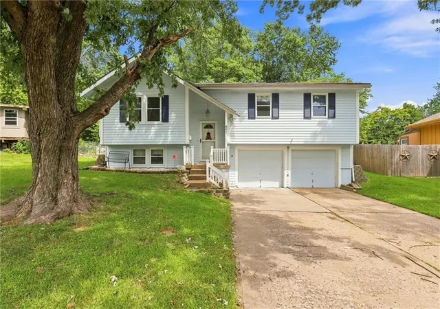 Photo 1 of Single family home for sale at 801 Mulberry St, Belton, MO 64012 | MLS# 2640256 | Listing updated on 2026-09-19