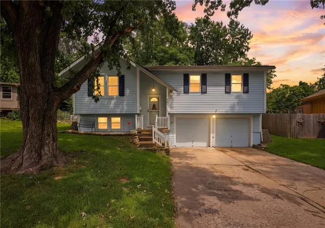 Photo 2 of Single family home for sale at 801 Mulberry St, Belton, MO 64012 | MLS# 2640256 | Listing updated on 2026-09-19