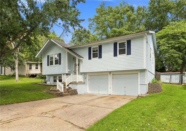 Photo 3 of Single family home for sale at 801 Mulberry St, Belton, MO 64012 | MLS# 2640256 | Listing updated on 2026-09-19