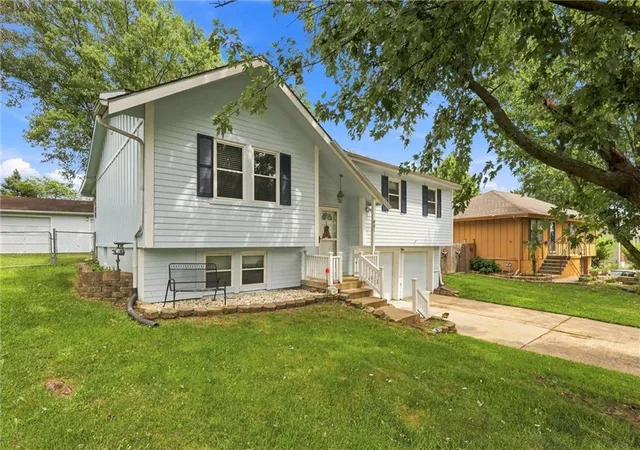Photo 3 of Single family home for sale at 801 Mulberry St, Belton, MO 64012 | MLS# 2640256 | Listing updated on 2026-09-19