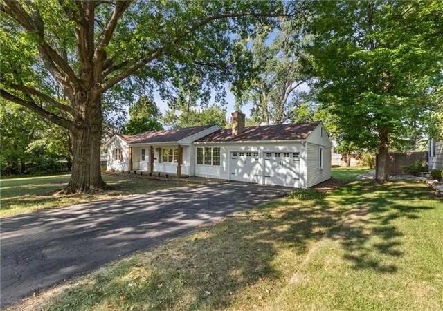 Photo 1 of Sale Pending at 5644 Barkley St, Mission, KS 66202 | MLS# 2640257 | Listing updated on 2026-09-07