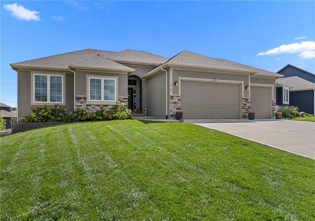 Photo 2 of Single family home for sale at 14909 S Houston St, Olathe, KS 66061 | MLS# 2640265 | Listing updated on 2026-09-26