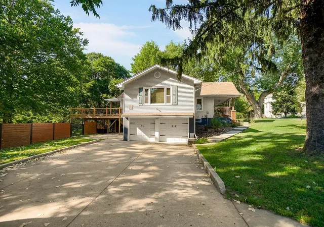 Photo 3 of Single family home for sale at 3526 N River Blvd, Independence, MO 64050 | MLS# 2640269 | Listing updated on 2026-10-04