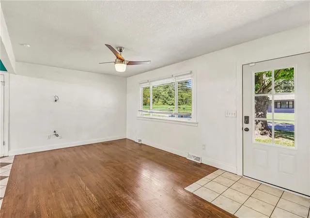 Photo 4 of Single family home for sale at 207 SW 19th Street, Oak Grove, MO 64075 | MLS# 2640270 | Listing updated on 2026-09-07