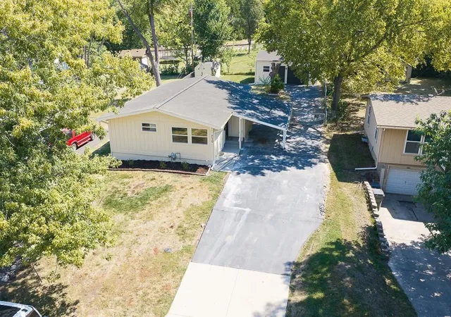 Photo 3 of Single family home for sale at 710 S Chestnut St, Olathe, KS 66061 | MLS# 2640272 | Listing updated on 2026-09-13