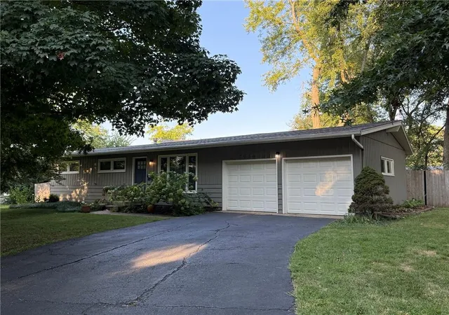 Photo 2 of Single family home for sale at 7956 Canterbury St, Prairie Village, KS 66208 | MLS# 2640276 | Listing updated on 2026-10-09
