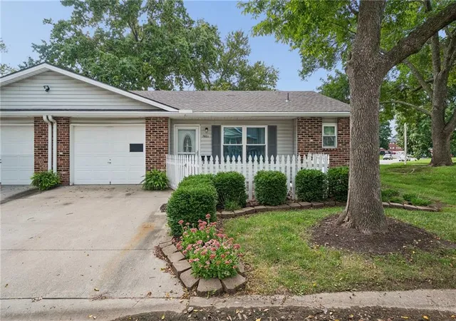 Single family home for sale at 7831 Freeman Ave, Kansas City, KS 66112 | MLS# 2640281