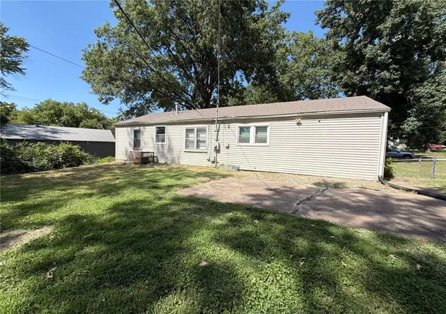 Photo 4 of Single family home for sale at 5805 E 100th Street, Kansas City, MO 64134 | MLS# 2640285 | Listing updated on 2026-09-05
