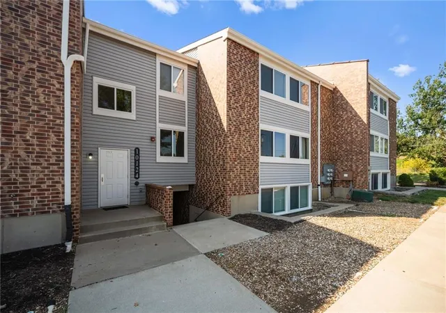 Photo 1 of Condo for sale at 10124 W 96th Street #F, Overland Park, KS 66212 | MLS# 2640292 | Listing updated on 2026-09-29