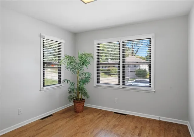 Photo 3 of Single family home for sale at 3013 Ne 49th Terrace, Kansas City, MO 64119 | MLS# 2640294 | Listing updated on 2026-09-20
