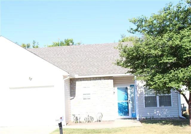 Photo 2 of House for sale at 1661 Fall Crk Dr, Tonganoxie, KS 66086 | MLS# 2640301 | Listing updated on 2026-09-18