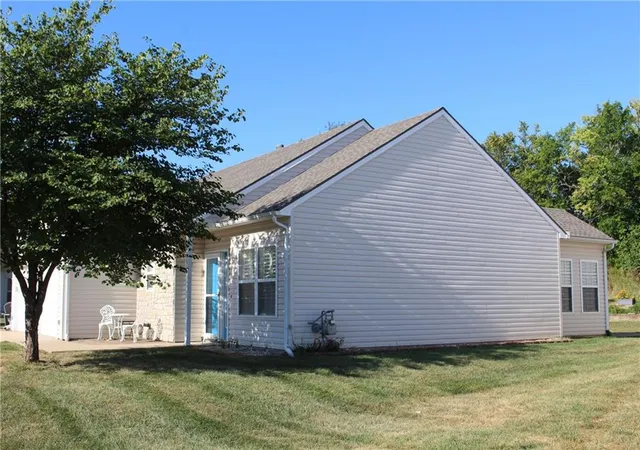 Photo 4 of House for sale at 1661 Fall Crk Dr, Tonganoxie, KS 66086 | MLS# 2640301 | Listing updated on 2026-09-18