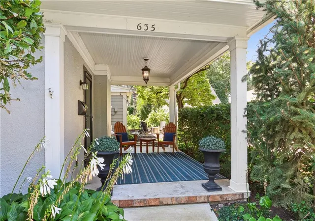 Photo 2 of Sale Pending at 635 Greenway Ter, Kansas City, MO 64113 | MLS# 2640315 | Listing updated on 2026-09-21