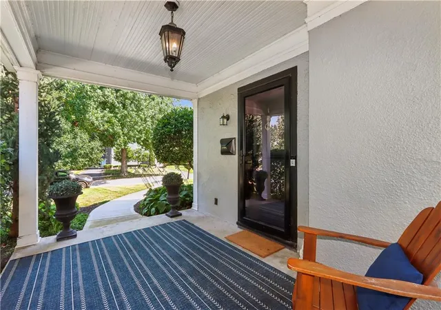 Photo 3 of Sale Pending at 635 Greenway Ter, Kansas City, MO 64113 | MLS# 2640315 | Listing updated on 2026-09-21