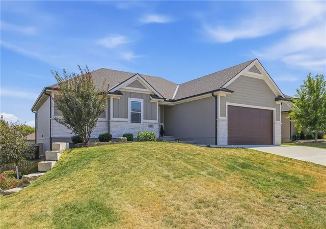 Photo 1 of Single family home for sale at 305 S Wilson St, Archie, MO 64725 | MLS# 2640318 | Listing updated on 2026-10-04