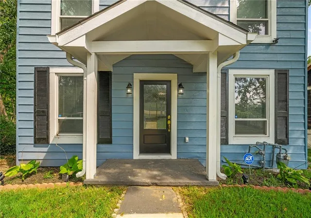 Photo 3 of Multi family home for sale at 2909 Topping Ave, Kansas City, MO 64129 | MLS# 2640325 | Listing updated on 2026-09-04