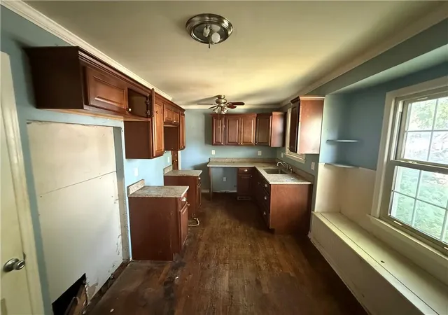 Photo 2 of Single family home for sale at 4928 Juniper Dr, Roeland Park, KS 66205 | MLS# 2640326 | Listing updated on 2026-09-14