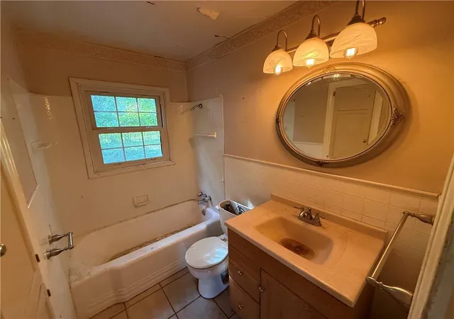 Photo 4 of Single family home for sale at 4928 Juniper Dr, Roeland Park, KS 66205 | MLS# 2640326 | Listing updated on 2026-09-14