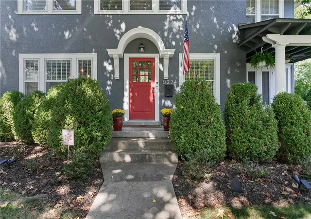 Photo 1 of Single family home for sale at 6234 Valley Rd, Kansas City, MO 64113 | MLS# 2640327 | Listing updated on 2026-10-16
