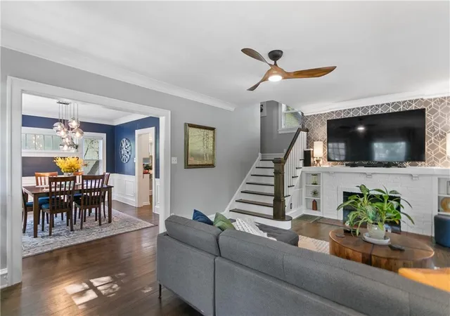 Photo 3 of Single family home for sale at 6234 Valley Rd, Kansas City, MO 64113 | MLS# 2640327 | Listing updated on 2026-10-16