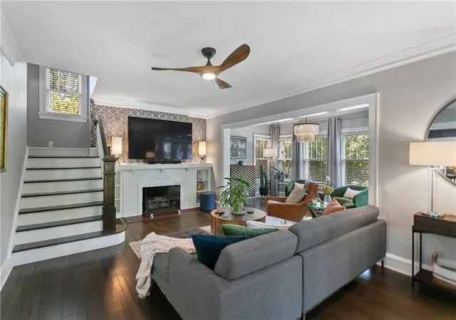 Photo 4 of Single family home for sale at 6234 Valley Rd, Kansas City, MO 64113 | MLS# 2640327 | Listing updated on 2026-10-16