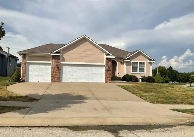 Photo 1 of Single family home for sale at 4432 Ne 71st Terrace, Kansas City, MO 64119 | MLS# 2640335 | Listing updated on 2026-09-30