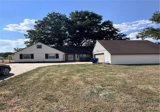 Photo 1 of Single family home for sale at 512 Westwood Dr, Coffeyville, KS 67337 | MLS# 2640338 | Listing updated on 2026-09-04