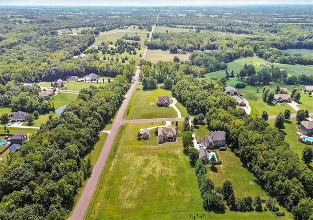 Photo 4 of Single family home for sale at 18220 Prairie View Dr, Tonganoxie, KS 66086 | MLS# 2640341 | Listing updated on 2026-09-17