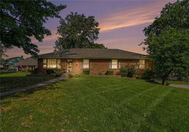 Photo 1 of Single family home for sale at 200 W 104th Terrace, Kansas City, MO 64114 | MLS# 2640350 | Listing updated on 2026-10-08