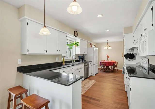 Photo 4 of Single family home for sale at 200 W 104th Terrace, Kansas City, MO 64114 | MLS# 2640350 | Listing updated on 2026-10-08