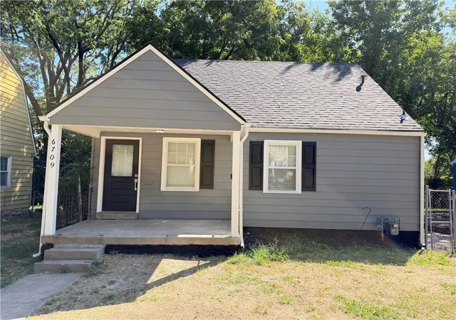 Photo 1 of Single family home for sale at 6709 Walrond Ave, Kansas City, MO 64132 | MLS# 2640351 | Listing updated on 2026-09-05