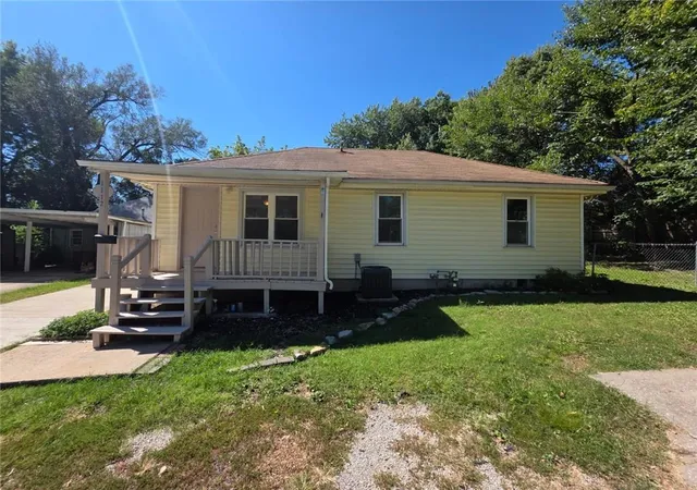 Photo 1 of Single family home for sale at 1112 Leslie St, Independence, MO 64050 | MLS# 2640355 | Listing updated on 2026-09-04