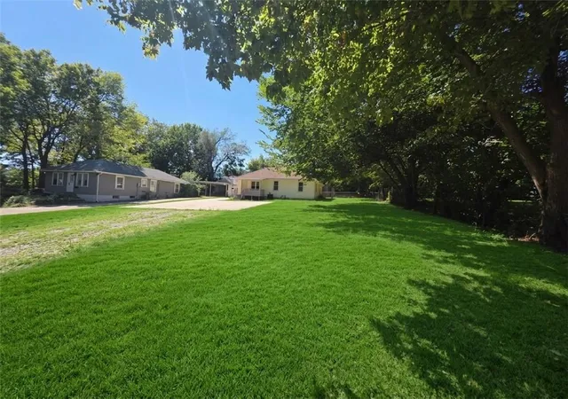 Photo 3 of Single family home for sale at 1112 Leslie St, Independence, MO 64050 | MLS# 2640355 | Listing updated on 2026-09-04