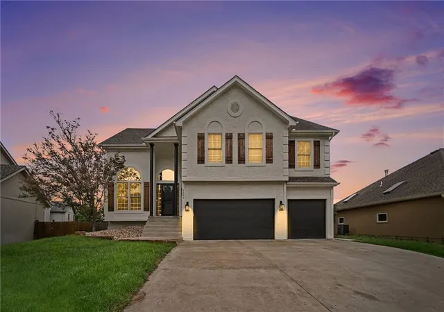 Photo 3 of Single family home for sale at 6275 N Nevada Ave, Kansas City, MO 64152 | MLS# 2640356 | Listing updated on 2026-09-26