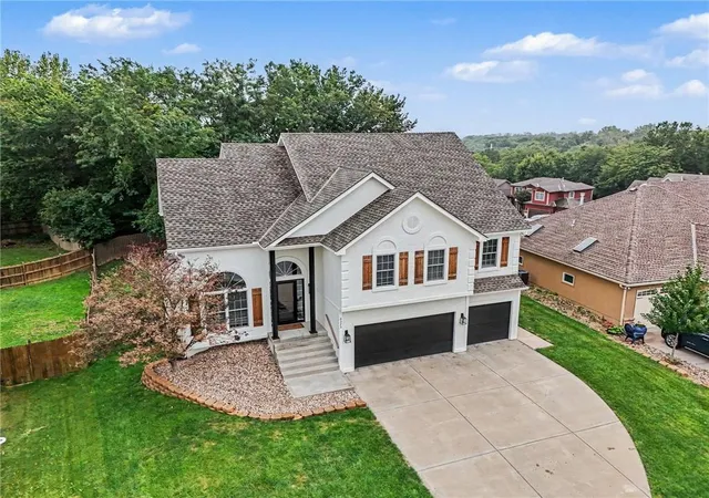 Photo 4 of Single family home for sale at 6275 N Nevada Ave, Kansas City, MO 64152 | MLS# 2640356 | Listing updated on 2026-09-26