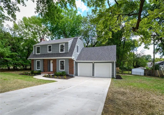 Photo 1 of Single family home for sale at 2001 W 79 Street, Prairie Village, KS 66208 | MLS# 2640360 | Listing updated on 2026-10-07