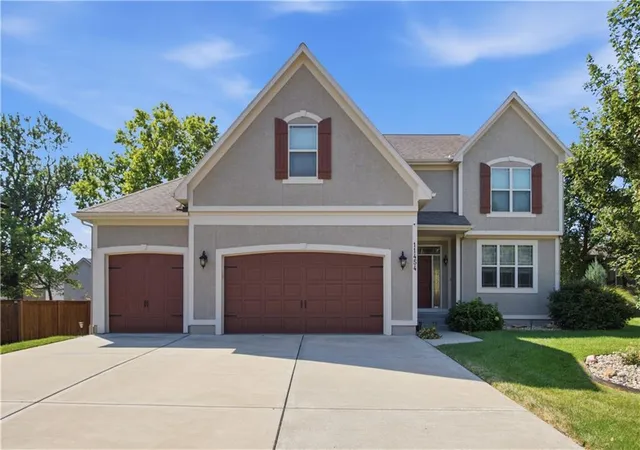 Photo 2 of Single family home for sale at 11454 S Lakecrest Dr, Olathe, KS 66061 | MLS# 2640361 | Listing updated on 2026-09-29