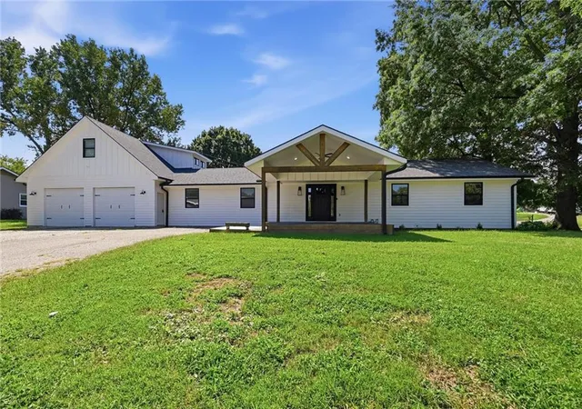 Single family home for sale at 503 15th Street, Valley Falls, KS 66088 | MLS# 2640373